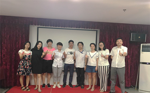 通發(fā)激光的家人們和各位美女初次見(jiàn)面！