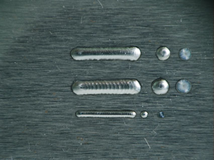 <a href='http://m.xt575.cn/product/3.htm' class='text_a'>模具激光焊機(jī)</a>修復(fù)鏡面模具效果